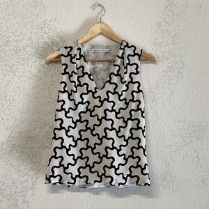 Diane Von Furstenberg *Lorena Black and White Geometric Sleeveless Blouse